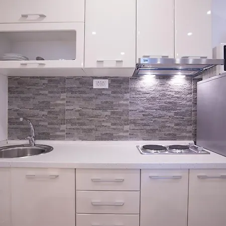 Adrovic Apartamento Budva